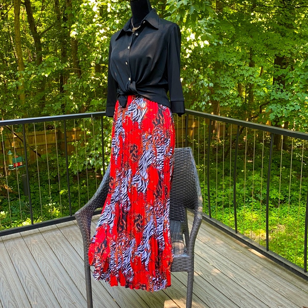 Peter Nygard pleated maxi skirt